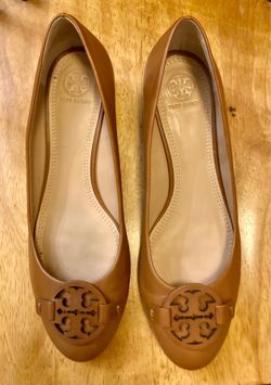 Tory Burch tan very good condition size 9.5 m