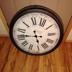 Analog Round 30 in Rustic Clock 