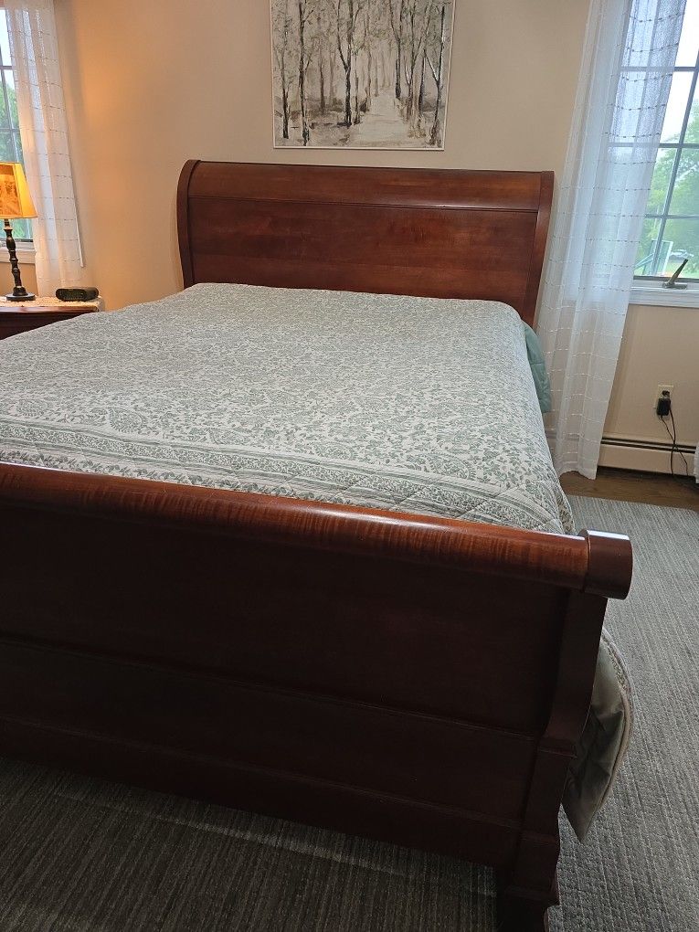 Queen Sleigh Bed