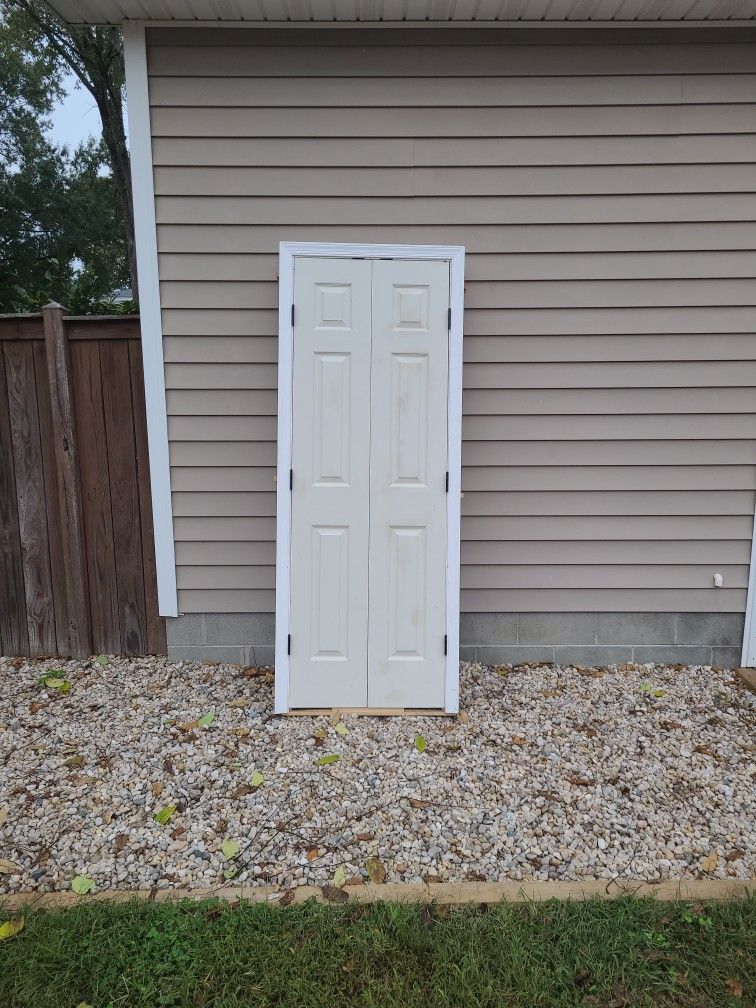  Colonist 6 Panel  Split Door ( Never Used) 