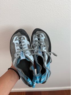 Climbing shoes