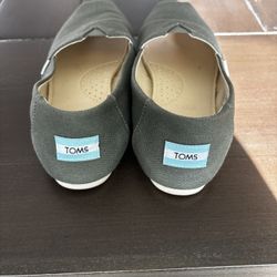 Brand New!! Toms Woman’s Shoes