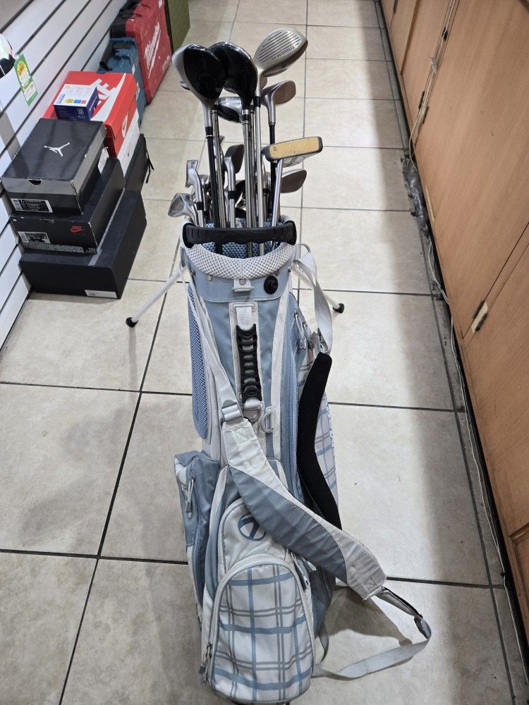 Golf Club Set With Taylor Made Bag & Golf Balls⛳️