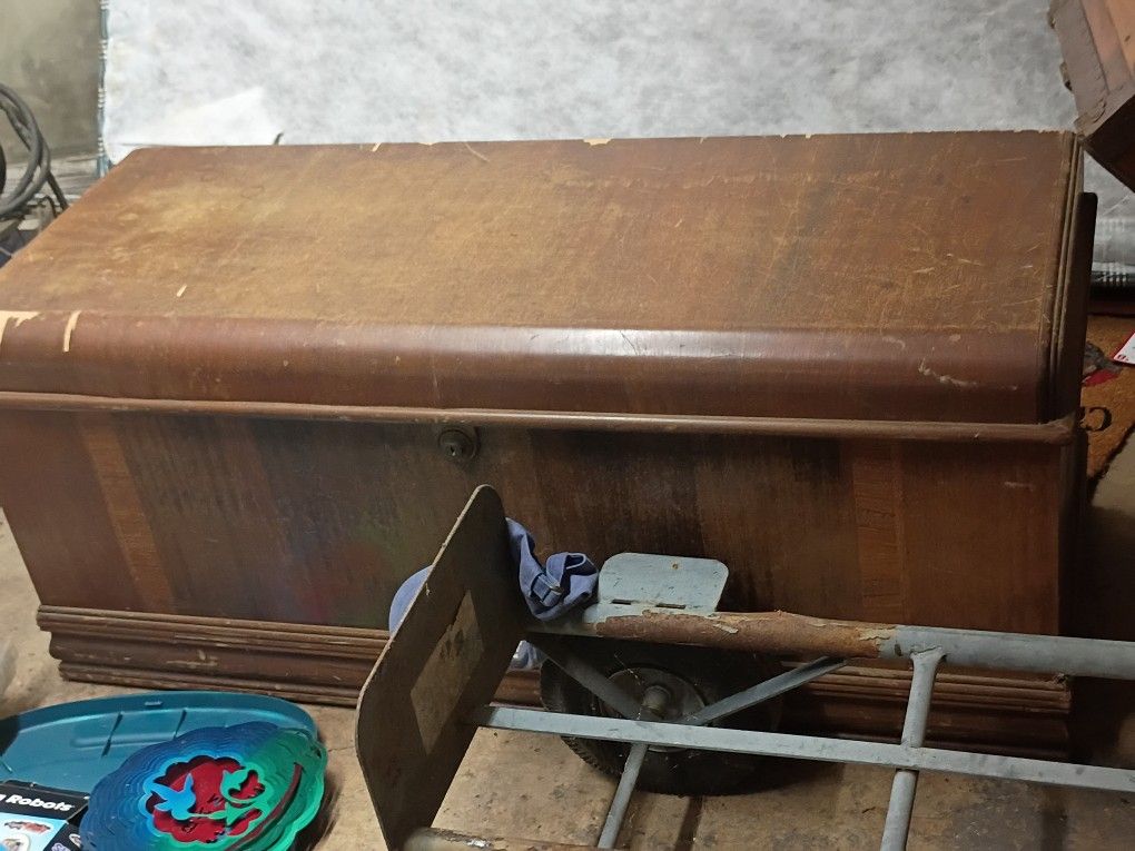 Wooded Chest