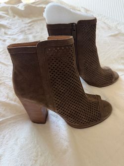 Lucky Brand Lakyn Moss Brown Suede Laser Cut Open Toe Ankle Booties Size 9M