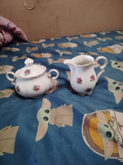 Sugar bowl and creamer set