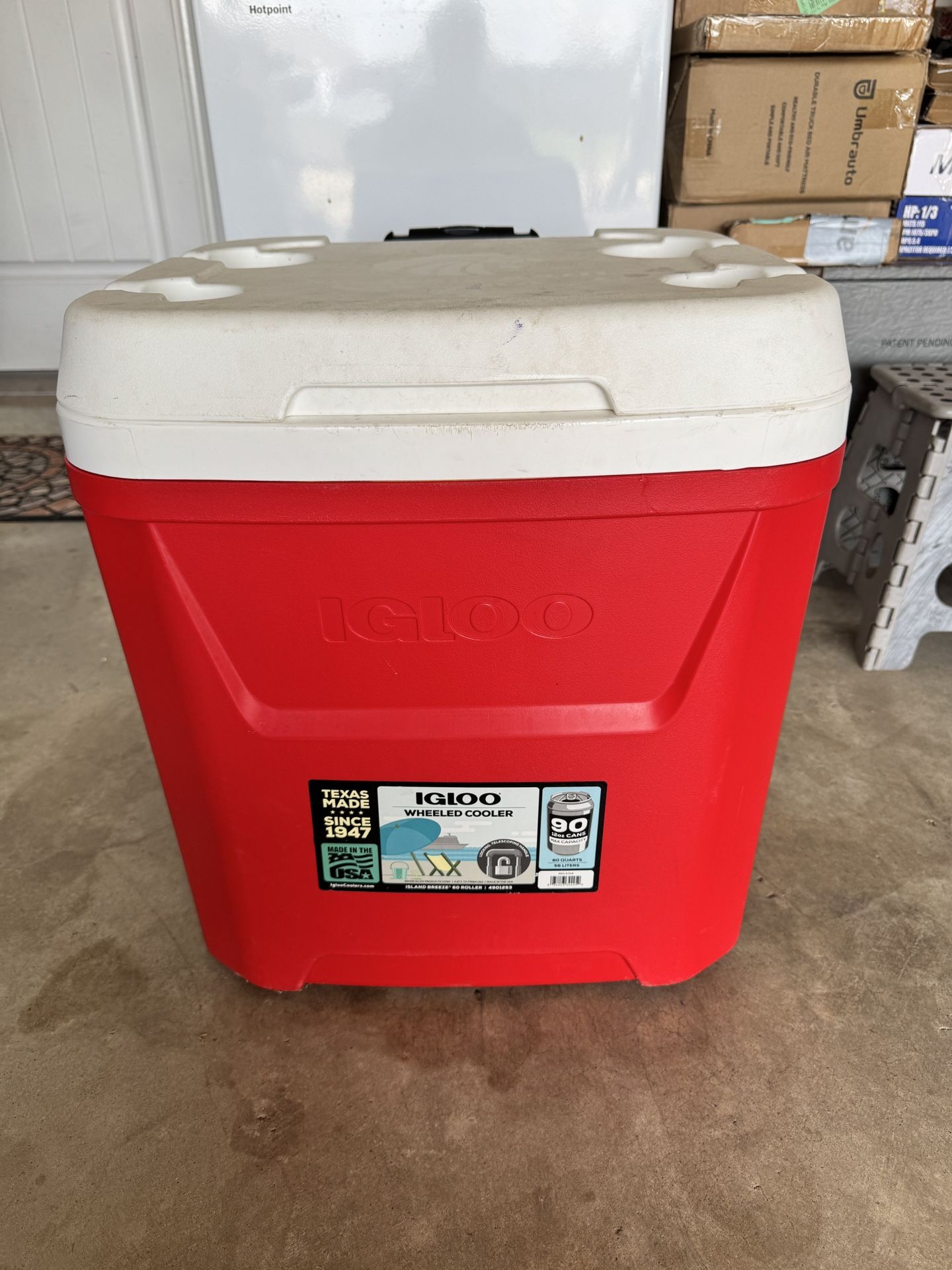 Igloo Laguna Red/White Chest Cooler 60Qt 90 Can Capacity - Made In The USA