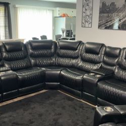 Sectional/ Recliner Chair