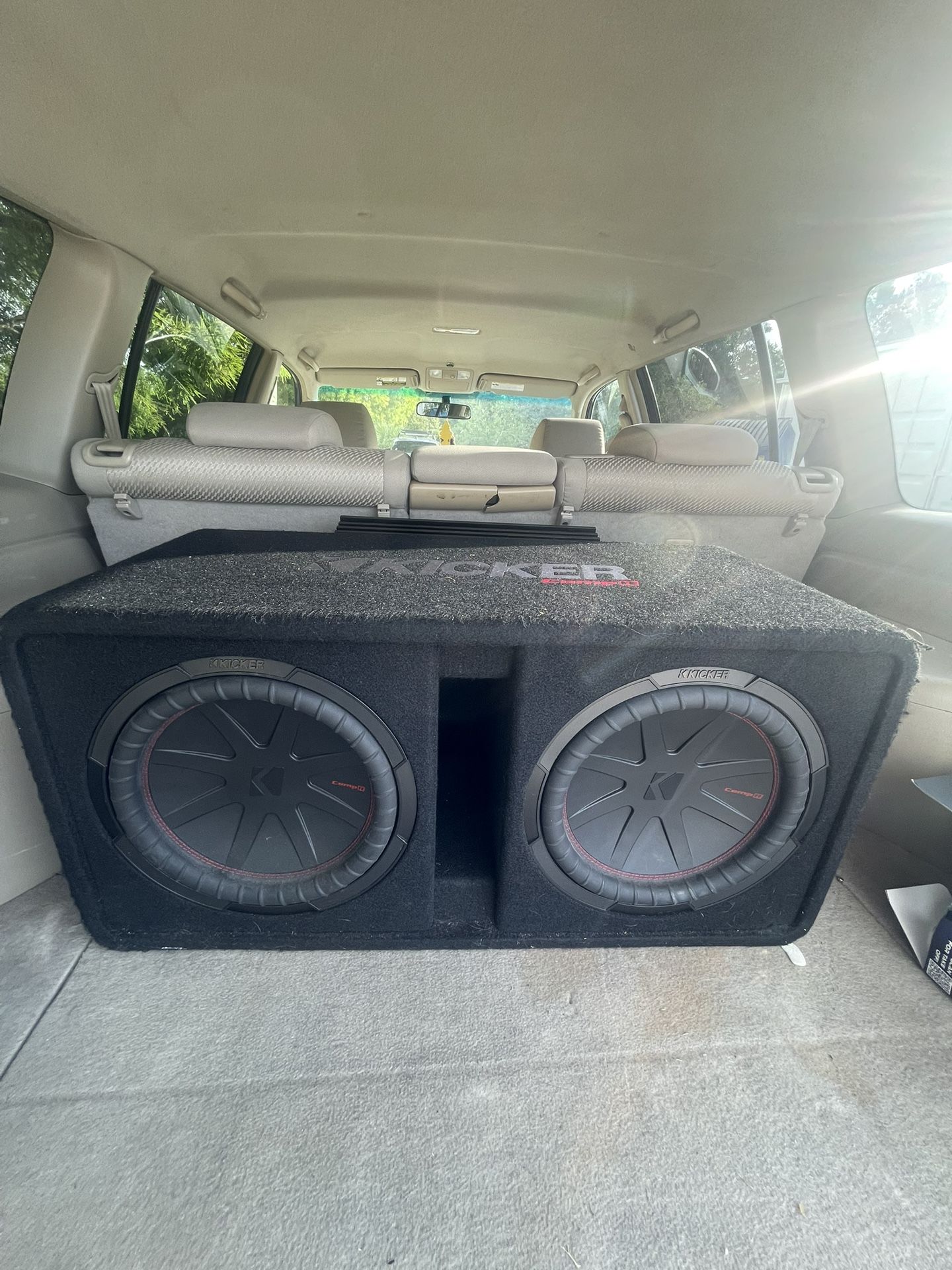 Dual Kicker Comp R 12 inch and Amp