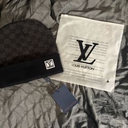 Black Beanie lv