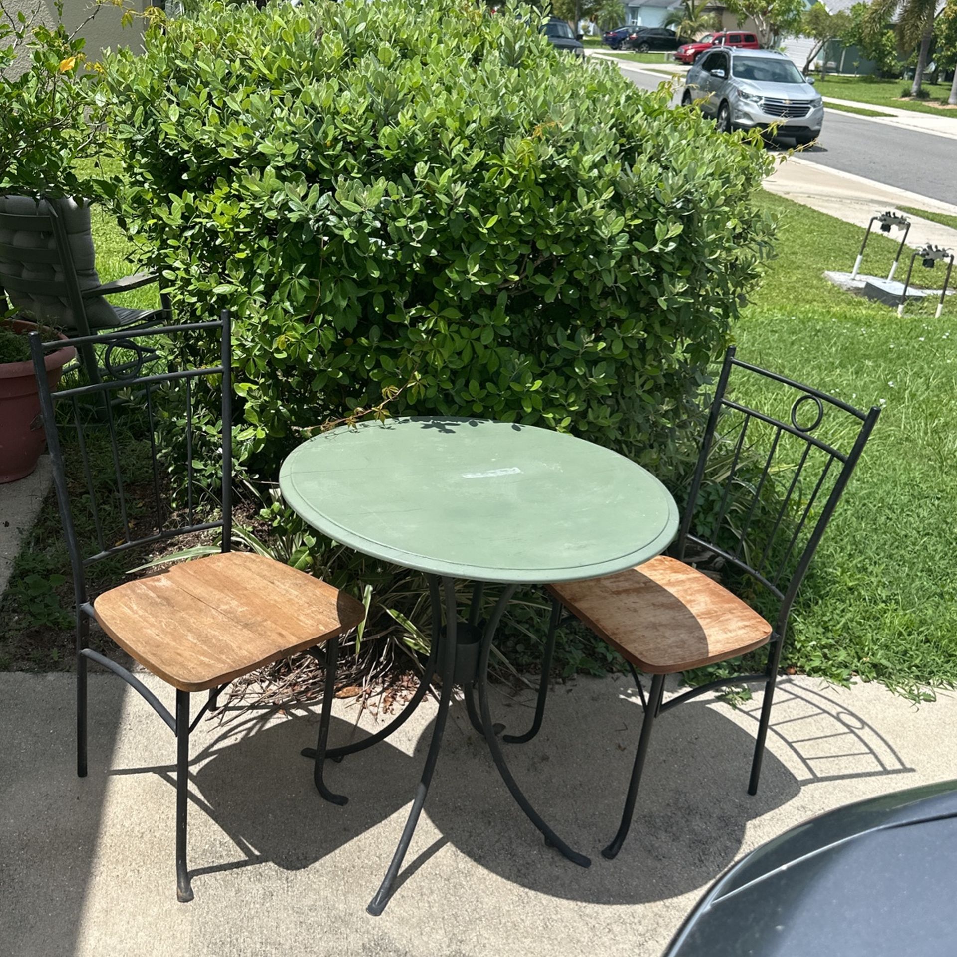 Small Bistro Table With 2 Chairs