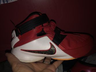 Lebrons- Nike youth 6.5