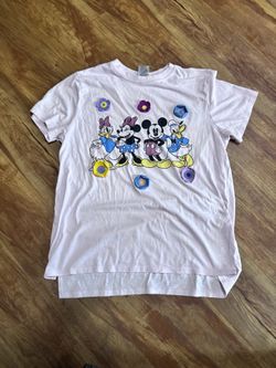 Disney Mickey & Friends Women’s Medium Pink Crochet Flowers Character T-Shirt Te