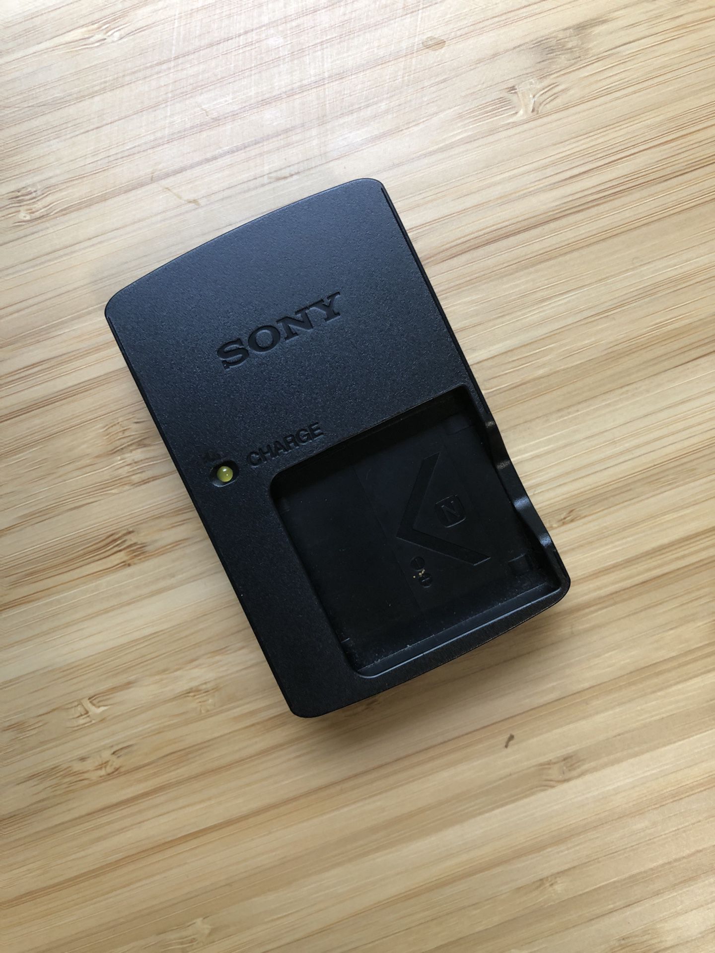 Sony N battery charger - original