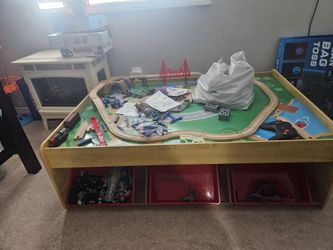Kids Train Table