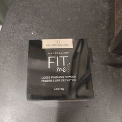 Maybelline Fit Me! Loose Finishing Powder (Shade 10: Fair Light) (MSRP: $12.99)
