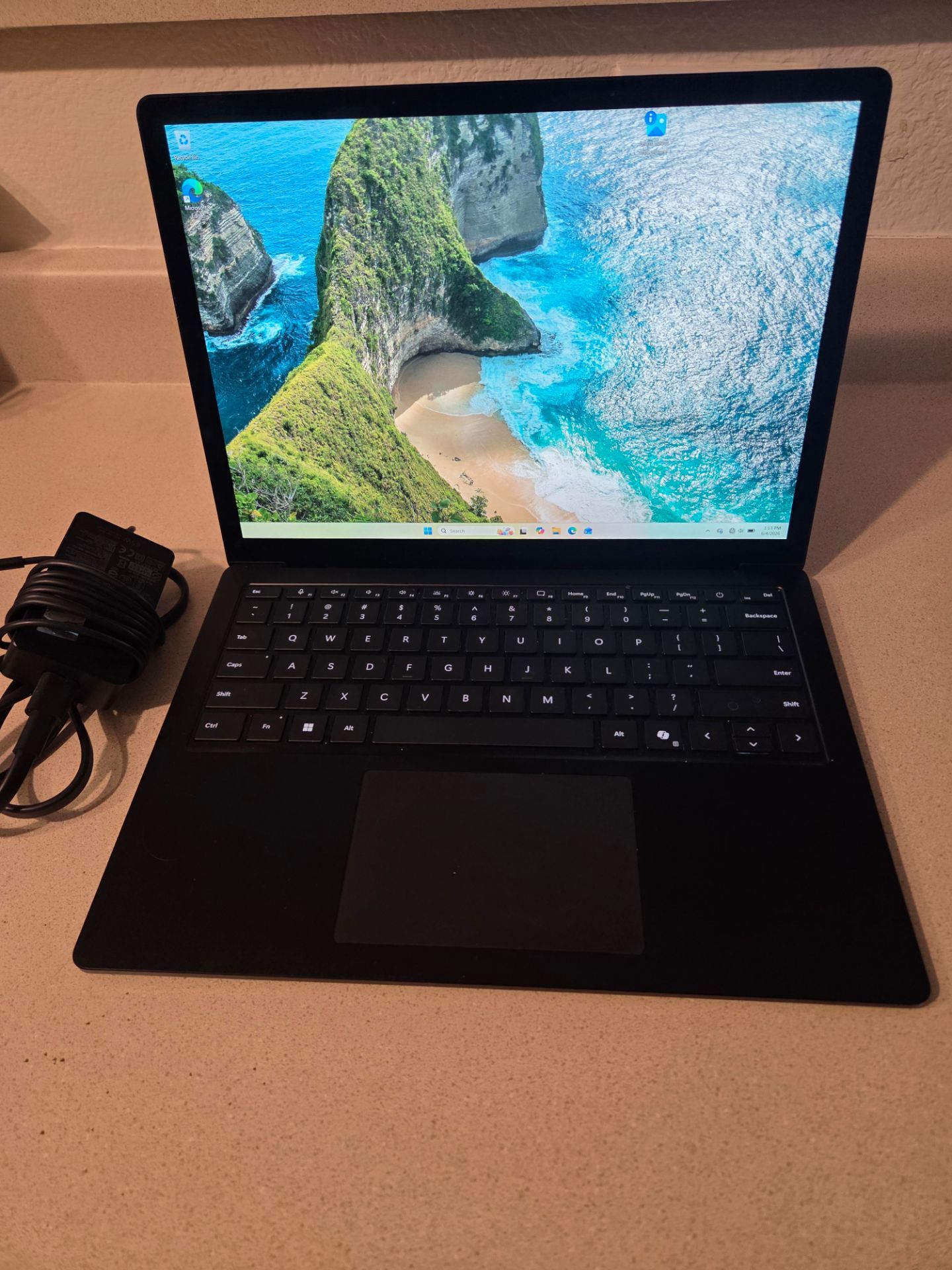 Microsoft surface laptop 6 13.5" for business Touchscreen 32 intel Ultra 7 165H 32 GB ram memory 512 GB M.2 NVMe SSD