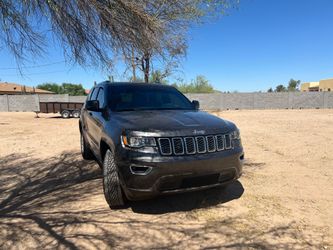 2019 Jeep Grand Cherokee — Laredo A Sport 4D