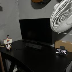 Desk & Gaming Monitor 