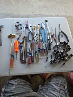 Mixed Hand Tool Lot – Screwdrivers, Pliers, Sockets