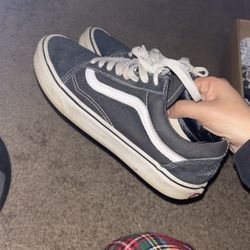 Vans Size (US Men 6.5) (Woman 8 )