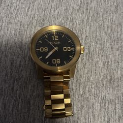 Nixon watch