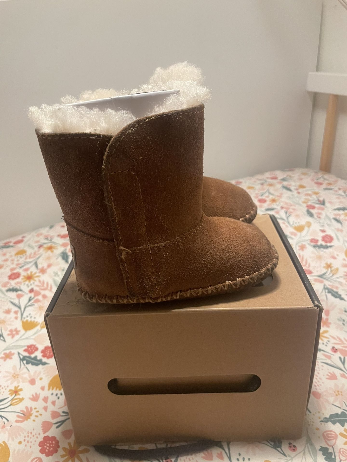 UGG BOOTS