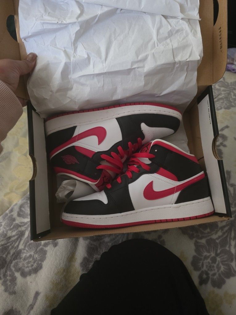Air Jordan 1 Mid