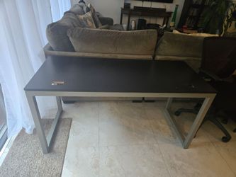 Computer desk