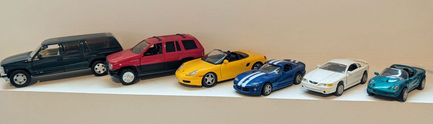 Model Cars/Wind up cars - all metal (1990s)