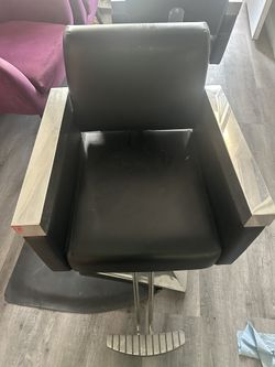 Beauty Salon Chairs