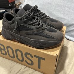 Yezzy 700 Size 10M