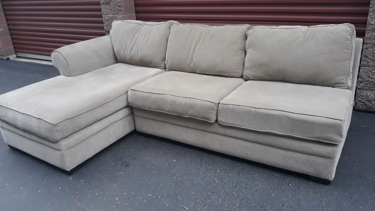 Excellent sectional couch in great condition