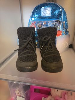 New toddler black boots size 8