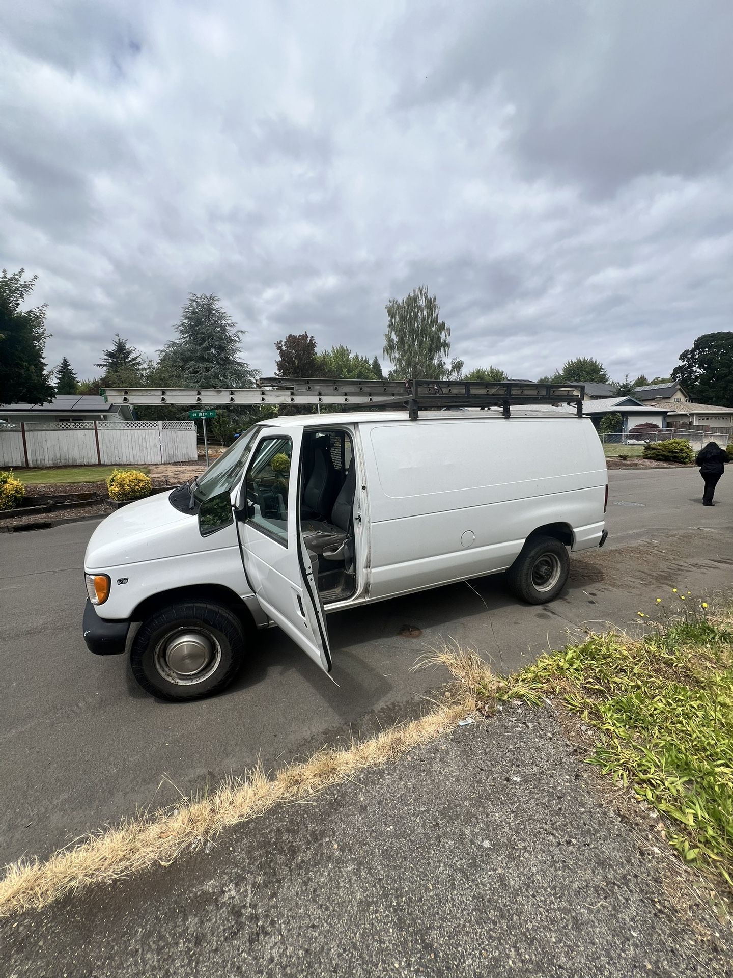 1999 Ford E-350