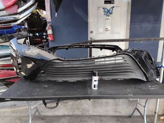 Toyota avalon 2021-2023 front bumper oem