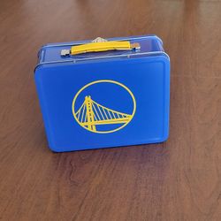 Golden State Warriors Warriors Retro Lunch Box 2024. Never been used, 
perfect shape, please see photos for details. It is 8x6x3.25". Weight 
10oz plu