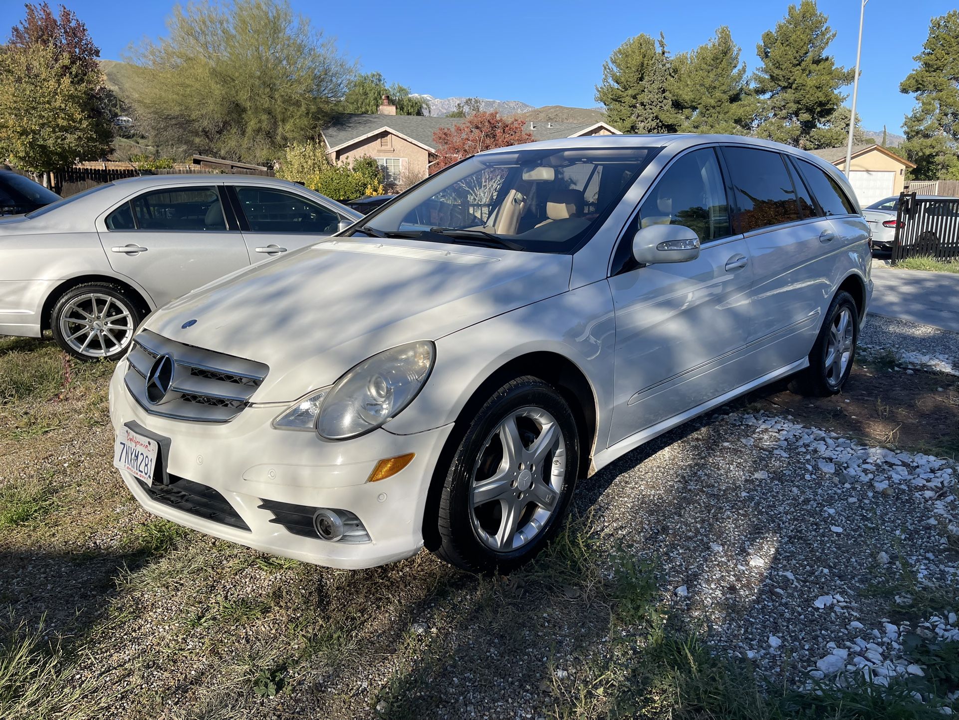 California R350 2008 R350 Mercedes Benz for Sale in Banning, CA - OfferUp
