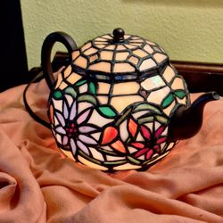 Vintage Tiffany Similar In Style Indian Teapot Accent Lamp