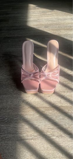 Pink heels size 10