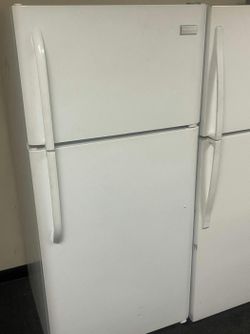 Frigidaire Top Freezer Refrigerator White
