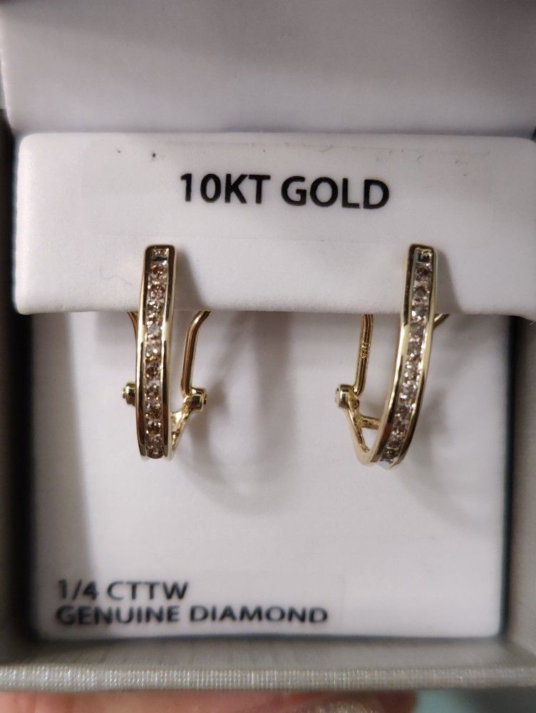 Diamond  Gold Hoop Earrings 