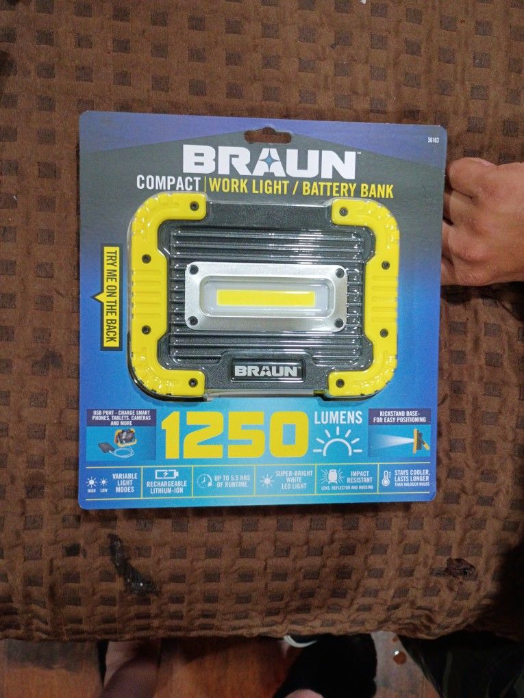 BRAUN COMPACT | WORK LIGHT / BATTERY BANK 1250 LUMENS