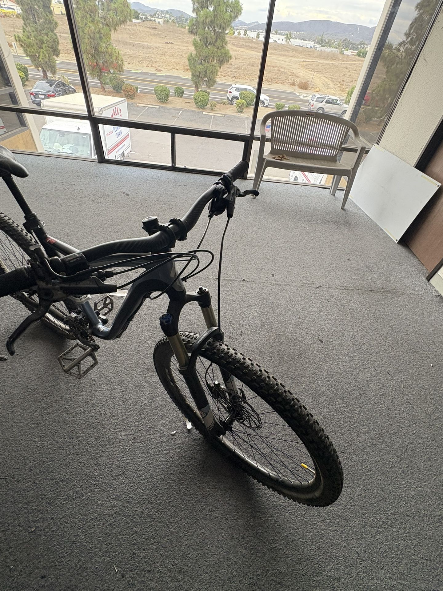 Specialized Mountain Bike (Full Suspension)
