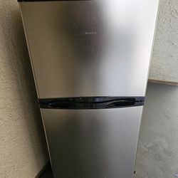 24 INCH WIDE FRIDGE