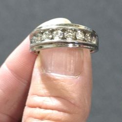 Beautiful White Gold Mens Diamond Ring