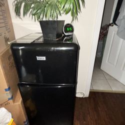 3.5 Foot Mini fridge