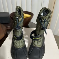 Kids  Sorel Camouflage Rain/ Snow  Boots Size 1