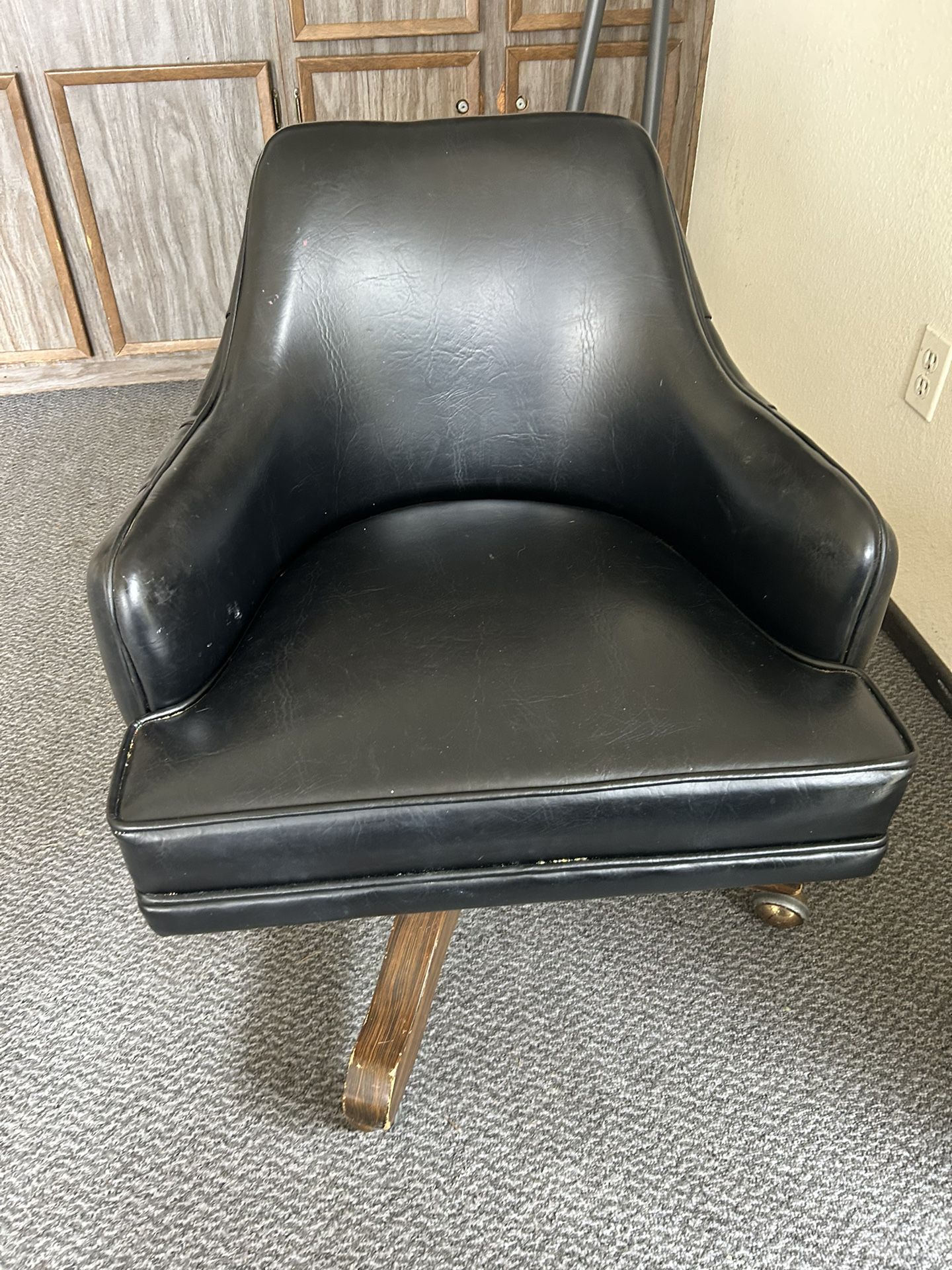 Faux Leather Rolling Chair 