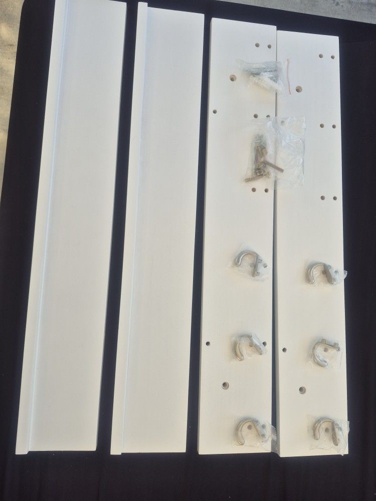 2 Wall Mounted Coat Racks With 2 Shelves